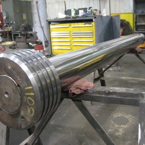 Hydraulic press pull back rod